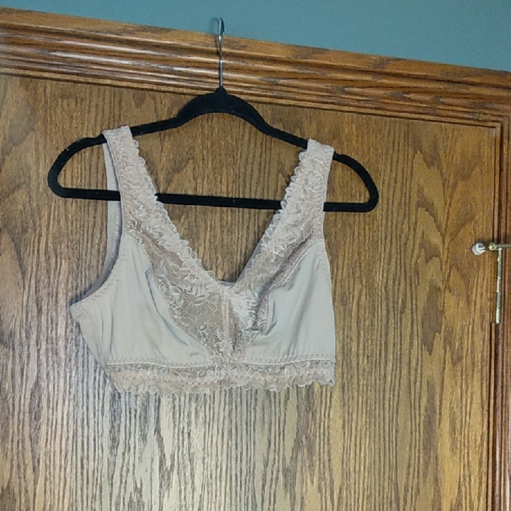 Women's Breezies Lace Bra/Bralette